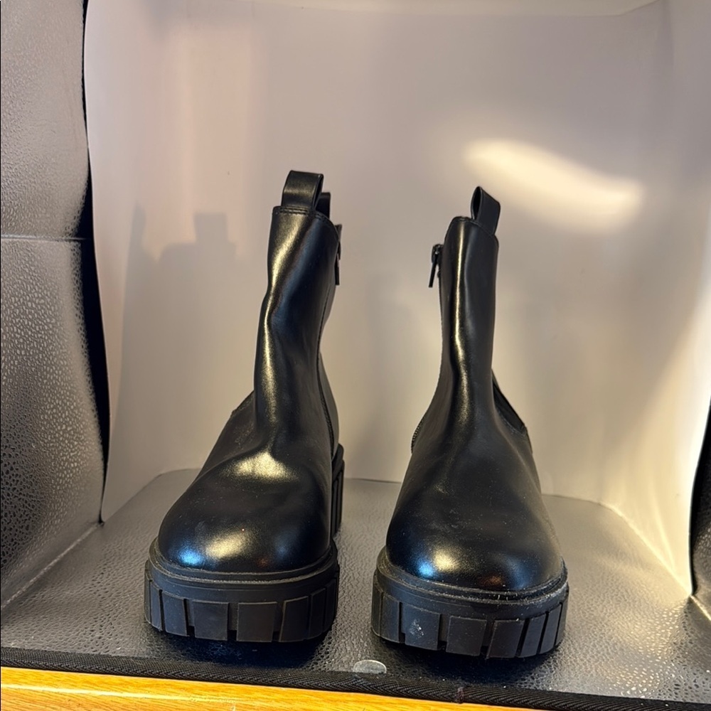 Black Women's Ankle Boots​